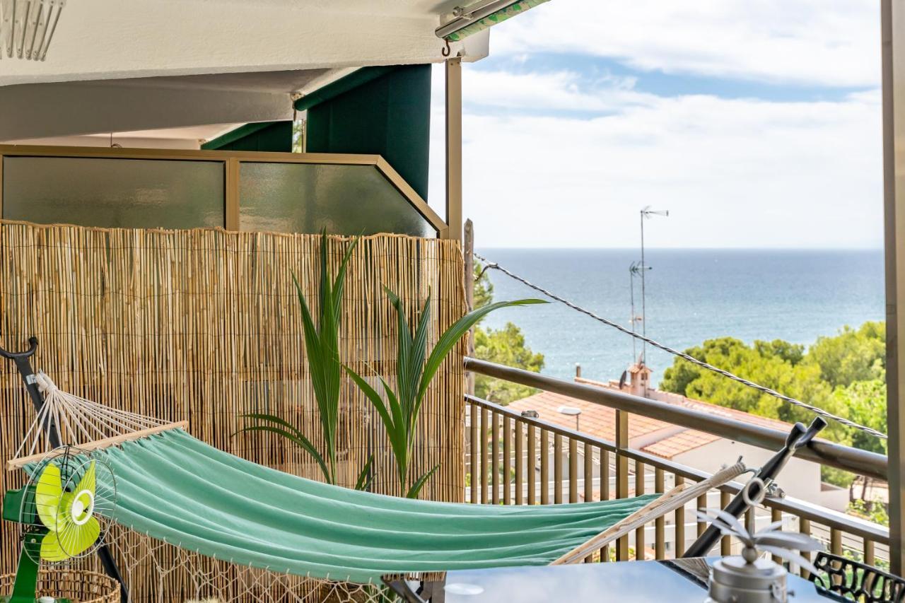 Beach Front Retro Hideaway In Salou Exterior foto