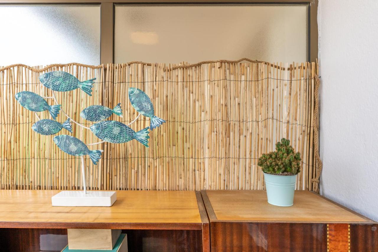 Beach Front Retro Hideaway In Salou Exterior foto